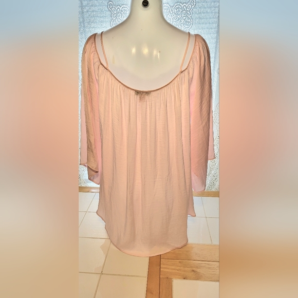 Vince Camuto pink cold shoulder top size L - Picture 4 of 5